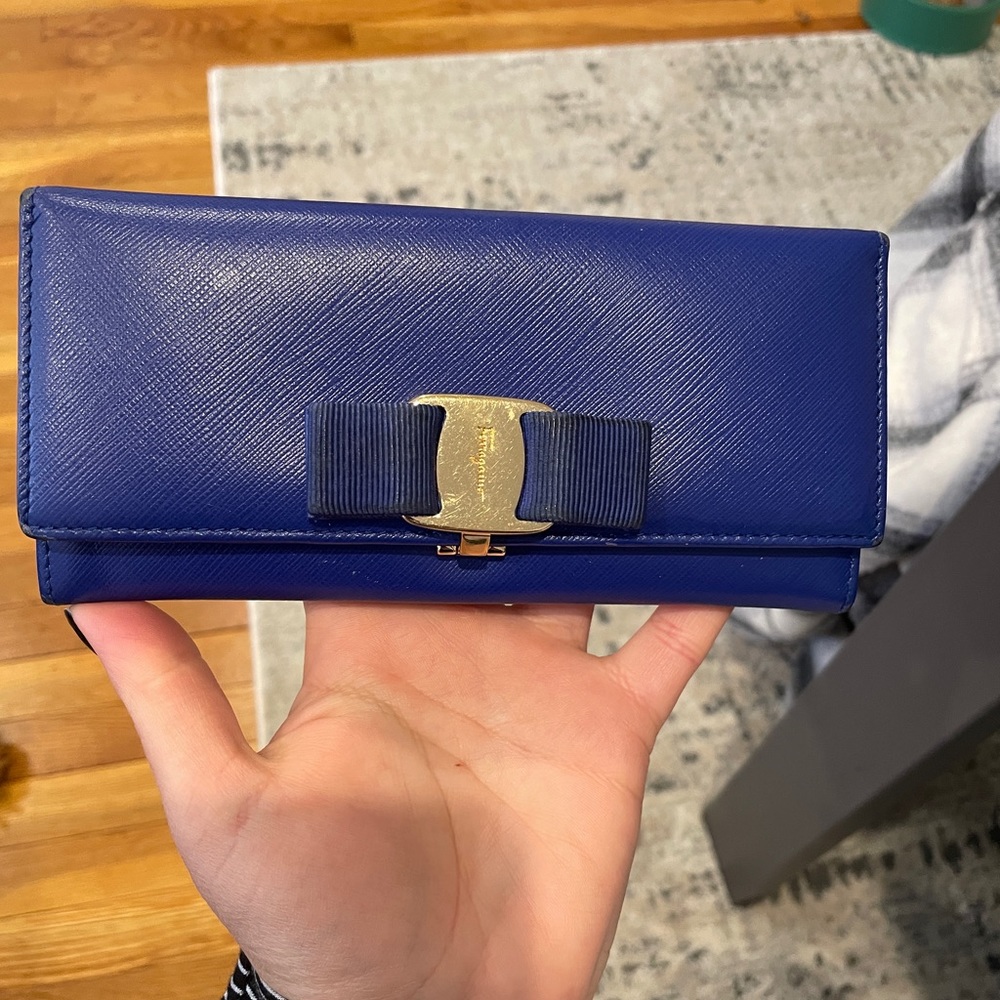 Ferragamo wallet!!
